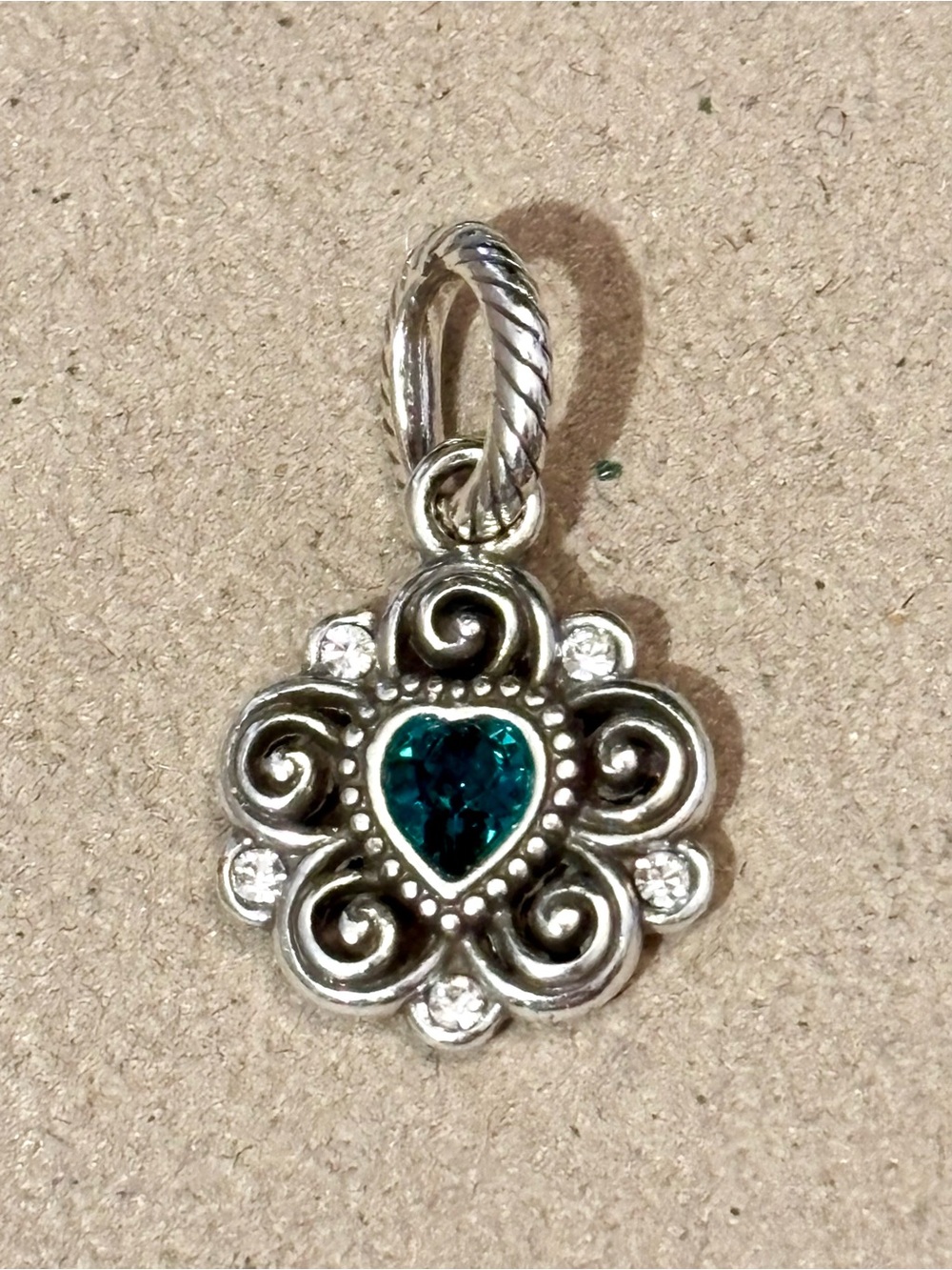 🆕Listing! 🆕 Brighton May Birthstone charm w Emerald Green crystal heart Retired
